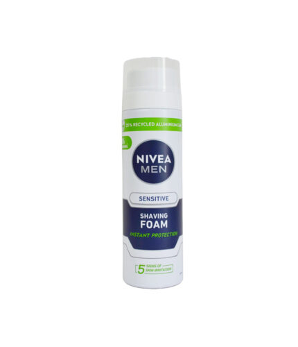 Nivea Men pena na holenie Sensitive chráni pokožku pred podráždením a zanecháva príjemný pocit. Pena neobsahuje alkohol a nepáli po nanesení na pokožku. Jemné zloženie je obohatené o extrakt z harmančeka a vitamín E, ktoré upokojujú pokožku. Je vhodná na citlivú pleť.