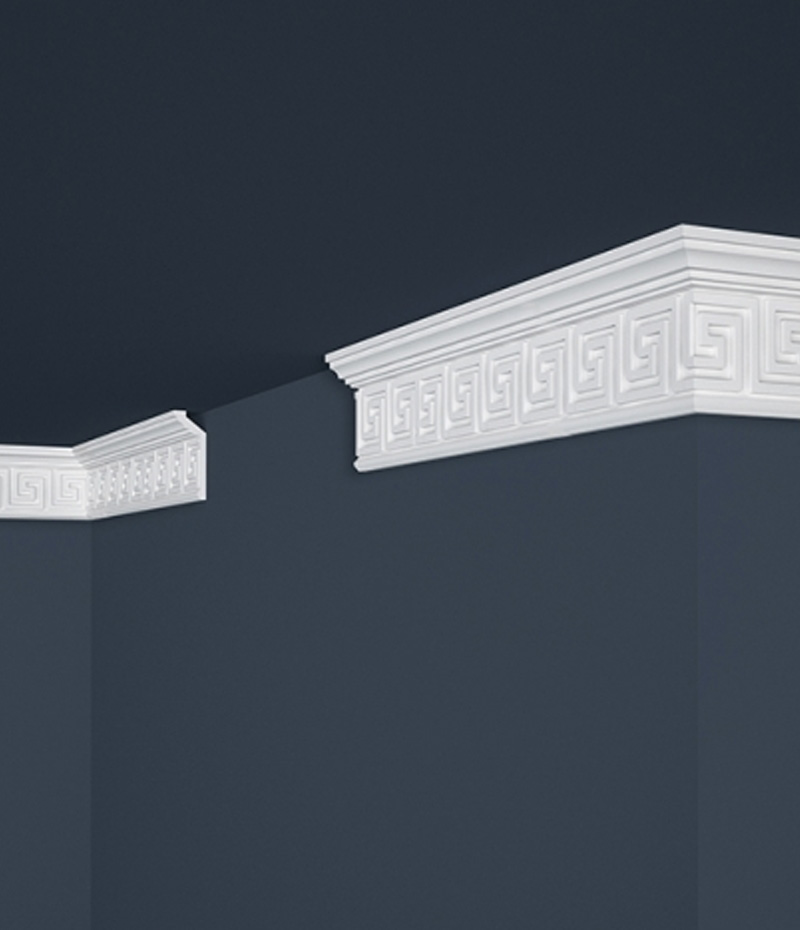 Stropná lišta s gréckym vzorom.