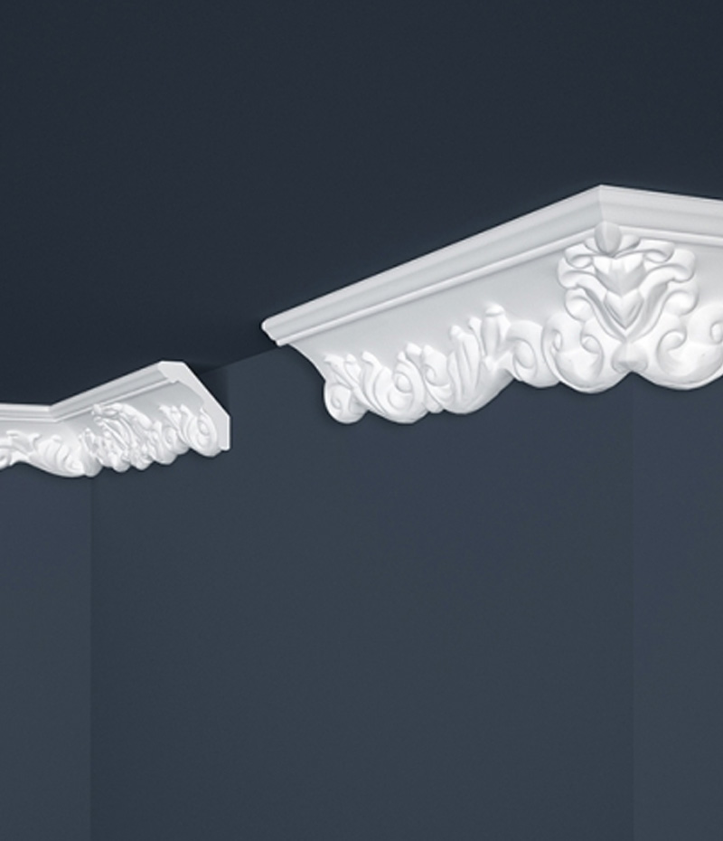 Pôsobivá stropná lišta s ornamentom.